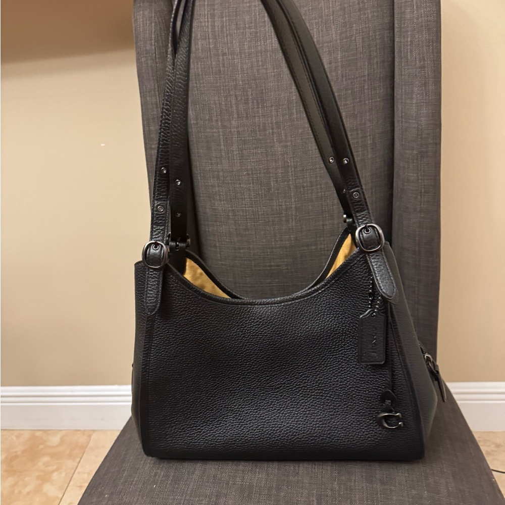 Coach Black Pebbled Leather Shoulder Tote bag-Multi compartment